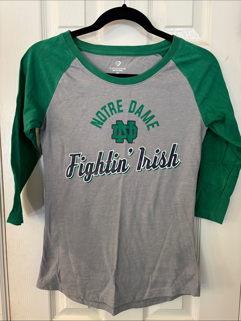 Colosseum Gray & Green Notre Dame Raglan Long Sleeve Tee size S
